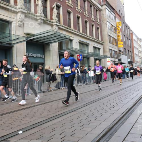 05.10.2025 - 20. swb-Marathon Bremen Strokosch-Dieckow http://msf.ph/oto/9247244 05.10.2025 10:51:57 Ziel 9172, 9196, 9226, 9584, 9852, 9939, 9955, 9987, 10038, 10240, 10241, 10438, 10507, 10608, 10668, 10719, 10727, 10900, 10927, 10942, 10977, 11128, 11458, 11491, 11528, 11641, 11665, 9172, 9196, 9226, 9584, 9852, 9939, 9955, 9987, 10038, 10240, 10241, 10438, 10507, 10608, 10668, 10719, 10727, 10900, 10927, 10942, 10977, 11128, 11458, 11491, 11528, 11641, 11665 meine-sportfotos.de