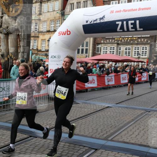 05.10.2025 - 20. swb-Marathon Bremen Yannick Fuchs http://msf.ph/oto/9247264 05.10.2025 11:10:43 Ziel 9446, 10146, 10440, 10441, 10442, 10980, 11240, 11342 meine-sportfotos.de