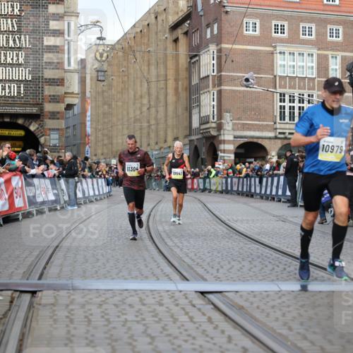 05.10.2025 - 20. swb-Marathon Bremen Yannick Fuchs http://msf.ph/oto/9247272 05.10.2025 10:43:20 Ziel 9006, 10474, 10541, 10553, 10979, 11304, 11476 meine-sportfotos.de