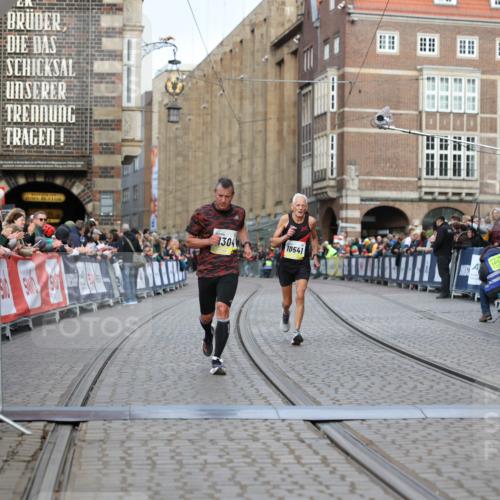 05.10.2025 - 20. swb-Marathon Bremen Yannick Fuchs http://msf.ph/oto/9247313 05.10.2025 10:43:21 Ziel 9006, 10474, 10541, 10553, 10979, 11304 meine-sportfotos.de