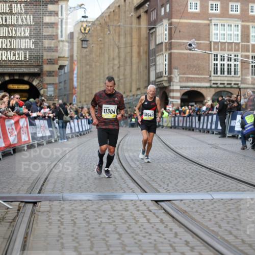 05.10.2025 - 20. swb-Marathon Bremen Yannick Fuchs http://msf.ph/oto/9247341 05.10.2025 10:43:21 Ziel 9006, 10474, 10541, 10553, 10979, 11304 meine-sportfotos.de