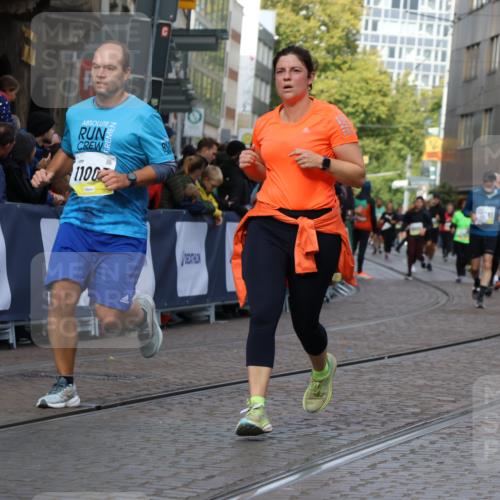 05.10.2025 - 20. swb-Marathon Bremen Strokosch-Dieckow http://msf.ph/oto/9247358 05.10.2025 10:59:18 Ziel 9183, 9454, 9635, 10200, 10274, 10407, 11006, 11007, 11207, 11400 meine-sportfotos.de