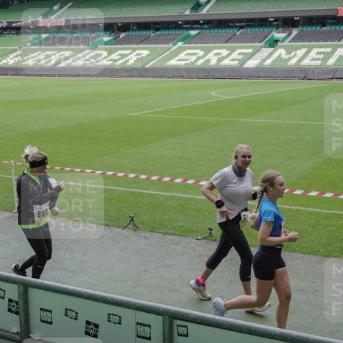 05.10.2025 - 20. swb-Marathon Bremen Michael Burmester http://msf.ph/oto/9247359 05.10.2025 10:38:34 Laufen im Stadion 7621, 8574, 9182, 9184, 9189, 9210, 9229, 9235, 9237, 9269, 9300, 9322, 9331, 9335, 9379, 9394, 9409, 9432, 9468, 9486, 9498, 9536, 9642, 9647, 9660, 9684, 9707, 9748, 9750, 9752, 9771, 9782, 9813, 9846, 9858, 9890, 9915, 9940, 9978, 10033, 10056, 10098, 10106, 10130, 10142, 10167, 10205, 10213, 10278, 10297, 10404, 10405, 10437, 10439, 10446, 10478, 10483, 10485, 10511, 10529, 10530, 10595, 10598, 10611, 10623, 10678, 10711, 10713, 10803, 10804, 10825, 10829, 10853 meine-sportfotos.de