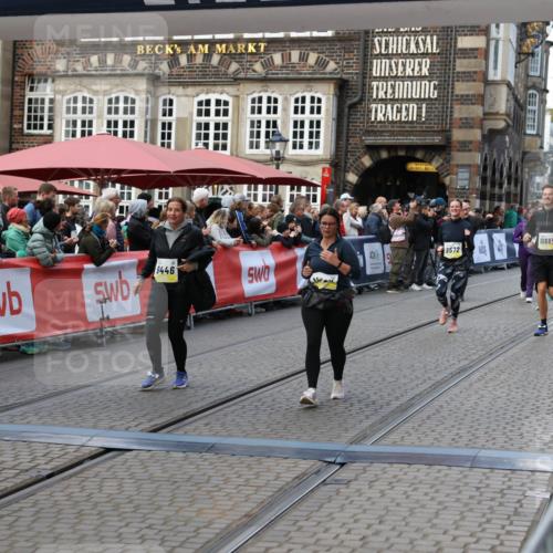 05.10.2025 - 20. swb-Marathon Bremen Yannick Fuchs http://msf.ph/oto/9247377 05.10.2025 11:10:46 Ziel 9446, 9572, 10146, 10442, 10665, 11240, 11342 meine-sportfotos.de