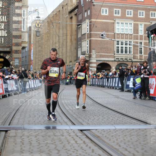 05.10.2025 - 20. swb-Marathon Bremen Yannick Fuchs http://msf.ph/oto/9247379 05.10.2025 10:43:21 Ziel 9006, 10474, 10541, 10553, 10979, 11304 meine-sportfotos.de