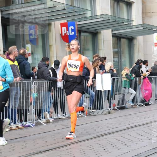 05.10.2025 - 20. swb-Marathon Bremen Strokosch-Dieckow http://msf.ph/oto/9247397 05.10.2025 10:52:02 Ziel 8888, 9172, 9196, 9584, 9852, 9903, 9955, 9987, 10038, 10240, 10241, 10327, 10388, 10438, 10507, 10608, 10668, 10719, 10727, 10900, 10927, 10942, 11128, 11283, 11387, 11413, 11458, 11491, 11528, 11641, 11665, 8888, 9172, 9196, 9584, 9852, 9903, 9955, 9987, 10038, 10240, 10241, 10327, 10388, 10438, 10507, 10608, 10668, 10719, 10727, 10900, 10927, 10942, 11128, 11283, 11387, 11413, 11458, 11491, 11528, 11641, 11665 meine-sportfotos.de