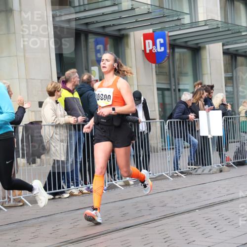 05.10.2025 - 20. swb-Marathon Bremen Strokosch-Dieckow http://msf.ph/oto/9247410 05.10.2025 10:52:02 Ziel 8888, 9172, 9196, 9584, 9852, 9903, 9955, 9987, 10038, 10240, 10241, 10327, 10388, 10438, 10507, 10608, 10668, 10719, 10727, 10900, 10927, 10942, 11128, 11283, 11387, 11413, 11458, 11491, 11528, 11641, 11665, 8888, 9172, 9196, 9584, 9852, 9903, 9955, 9987, 10038, 10240, 10241, 10327, 10388, 10438, 10507, 10608, 10668, 10719, 10727, 10900, 10927, 10942, 11128, 11283, 11387, 11413, 11458, 11491, 11528, 11641, 11665 meine-sportfotos.de