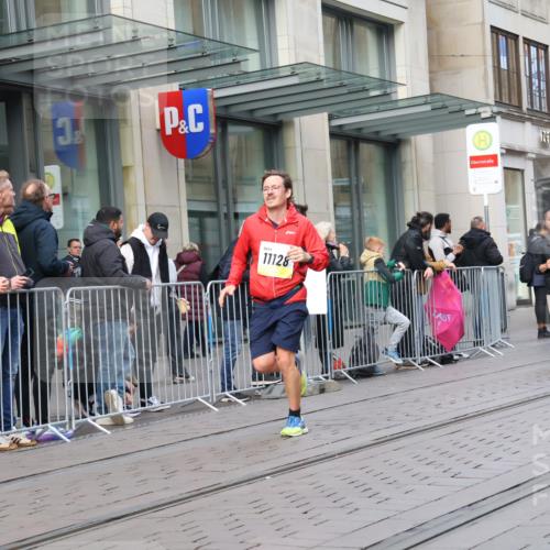 05.10.2025 - 20. swb-Marathon Bremen Strokosch-Dieckow http://msf.ph/oto/9247422 05.10.2025 10:52:04 Ziel 8888, 9172, 9439, 9584, 9852, 9903, 9955, 9987, 10038, 10241, 10327, 10388, 10507, 10608, 10668, 10719, 10900, 10927, 10942, 11128, 11283, 11387, 11413, 11458, 11491, 11528, 11665, 8888, 9172, 9439, 9584, 9852, 9903, 9955, 9987, 10038, 10241, 10327, 10388, 10507, 10608, 10668, 10719, 10900, 10927, 10942, 11128, 11283, 11387, 11413, 11458, 11491, 11528, 11665 meine-sportfotos.de
