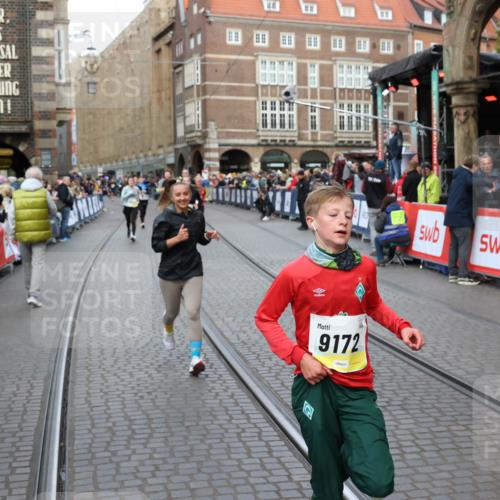 05.10.2025 - 20. swb-Marathon Bremen Yannick Fuchs http://msf.ph/oto/9247432 05.10.2025 10:52:33 Ziel 9172, 9584, 9987, 10241, 10507, 10608, 10719, 11528, 11665 meine-sportfotos.de