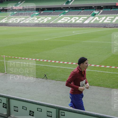 05.10.2025 - 20. swb-Marathon Bremen Michael Burmester http://msf.ph/oto/9247448 05.10.2025 10:38:37 Laufen im Stadion 7621, 8574, 9182, 9184, 9189, 9210, 9229, 9235, 9237, 9269, 9300, 9322, 9324, 9331, 9335, 9379, 9394, 9398, 9409, 9432, 9468, 9486, 9498, 9647, 9660, 9684, 9707, 9750, 9752, 9771, 9782, 9813, 9846, 9858, 9890, 9915, 9927, 9940, 9978, 10033, 10056, 10098, 10106, 10130, 10142, 10167, 10205, 10213, 10278, 10297, 10404, 10405, 10437, 10439, 10446, 10478, 10483, 10485, 10511, 10529, 10530, 10551, 10595, 10598, 10623, 10678, 10711, 10713, 10734, 10803, 10804, 10825, 10853 meine-sportfotos.de