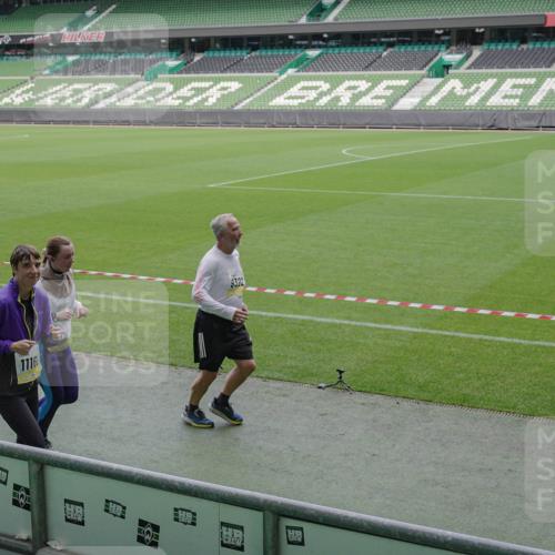 05.10.2025 - 20. swb-Marathon Bremen Michael Burmester http://msf.ph/oto/9247472 05.10.2025 10:38:41 Laufen im Stadion 8123, 8574, 9182, 9184, 9189, 9210, 9229, 9235, 9269, 9300, 9322, 9324, 9331, 9335, 9379, 9394, 9398, 9409, 9432, 9468, 9486, 9498, 9647, 9660, 9684, 9707, 9750, 9752, 9771, 9782, 9813, 9846, 9858, 9890, 9915, 9927, 9940, 9978, 10033, 10106, 10130, 10142, 10167, 10205, 10213, 10278, 10297, 10404, 10405, 10437, 10439, 10446, 10478, 10483, 10485, 10511, 10529, 10530, 10551, 10595, 10598, 10623, 10678, 10711, 10713, 10734, 10803, 10804, 10825, 10853, 9486, 10056, 10098 meine-sportfotos.de