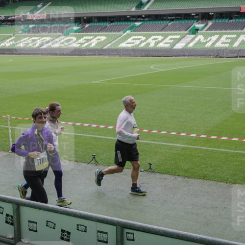 05.10.2025 - 20. swb-Marathon Bremen Michael Burmester http://msf.ph/oto/9247491 05.10.2025 10:38:42 Laufen im Stadion 7788, 8123, 8574, 9182, 9184, 9189, 9210, 9229, 9235, 9269, 9300, 9322, 9324, 9331, 9335, 9379, 9394, 9398, 9409, 9432, 9468, 9498, 9647, 9660, 9684, 9707, 9750, 9752, 9771, 9782, 9813, 9846, 9858, 9890, 9915, 9927, 9940, 9978, 10033, 10106, 10130, 10142, 10167, 10205, 10213, 10278, 10297, 10404, 10405, 10437, 10439, 10446, 10478, 10483, 10485, 10511, 10529, 10530, 10551, 10595, 10598, 10623, 10678, 10711, 10734, 10803, 10804, 10825, 10853, 9486, 10056, 10098 meine-sportfotos.de