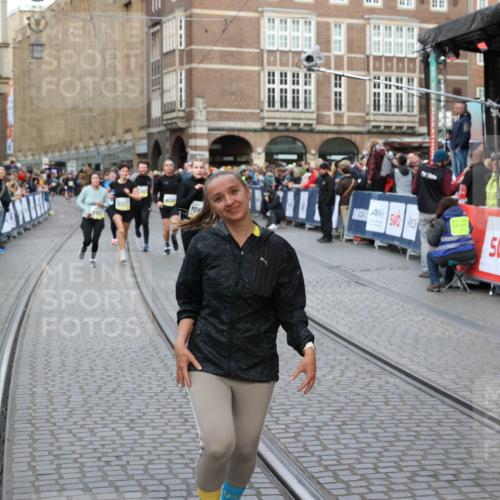 05.10.2025 - 20. swb-Marathon Bremen Yannick Fuchs http://msf.ph/oto/9247496 05.10.2025 10:52:34 Ziel 9172, 9584, 10241, 10327, 10507, 10608, 10719, 11528, 11665 meine-sportfotos.de