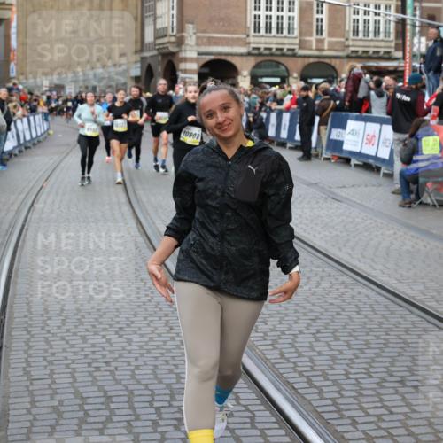 05.10.2025 - 20. swb-Marathon Bremen Yannick Fuchs http://msf.ph/oto/9247512 05.10.2025 10:52:34 Ziel 9172, 9584, 10241, 10327, 10507, 10608, 10719, 11528, 11665 meine-sportfotos.de