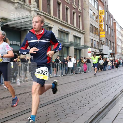 05.10.2025 - 20. swb-Marathon Bremen Strokosch-Dieckow http://msf.ph/oto/9247576 05.10.2025 10:52:09 Ziel 8888, 9172, 9209, 9439, 9517, 9584, 9903, 9955, 9987, 10241, 10327, 10388, 10507, 10548, 10608, 10719, 10927, 11128, 11283, 11387, 11413, 11458, 11491, 11528, 11665, 8888, 9172, 9209, 9439, 9517, 9584, 9903, 9955, 9987, 10241, 10327, 10388, 10507, 10548, 10608, 10719, 10927, 11128, 11283, 11387, 11413, 11458, 11491, 11528, 11665 meine-sportfotos.de