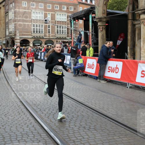 05.10.2025 - 20. swb-Marathon Bremen Yannick Fuchs http://msf.ph/oto/9247578 05.10.2025 10:52:35 Ziel 9172, 9584, 10241, 10327, 10507, 10608, 10719, 11387, 11528, 11665 meine-sportfotos.de