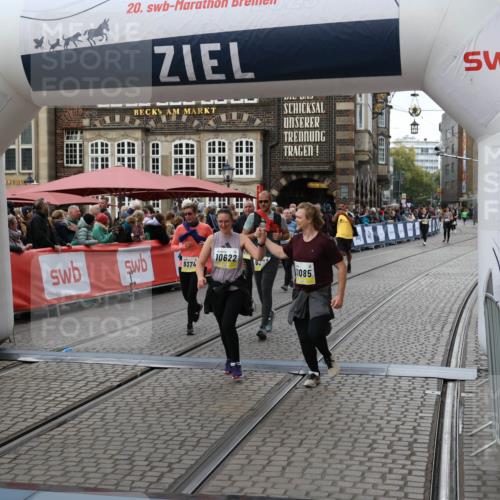 05.10.2025 - 20. swb-Marathon Bremen Yannick Fuchs http://msf.ph/oto/9247579 05.10.2025 11:12:26 Ziel 9373, 9374, 9911, 10622, 10899, 11085, 11535 meine-sportfotos.de