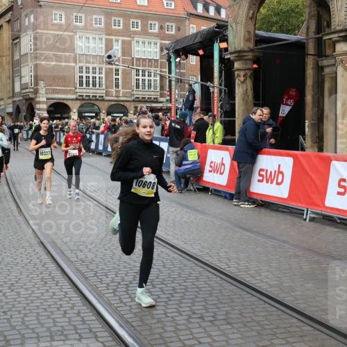05.10.2025 - 20. swb-Marathon Bremen Yannick Fuchs http://msf.ph/oto/9247592 05.10.2025 10:52:35 Ziel 9172, 9584, 10241, 10327, 10507, 10608, 10719, 11387, 11528, 11665 meine-sportfotos.de