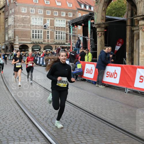 05.10.2025 - 20. swb-Marathon Bremen Yannick Fuchs http://msf.ph/oto/9247600 05.10.2025 10:52:35 Ziel 9172, 9584, 10241, 10327, 10507, 10608, 10719, 11387, 11528, 11665 meine-sportfotos.de