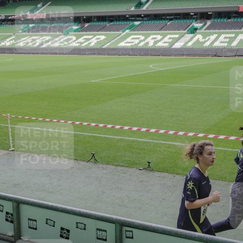 05.10.2025 - 20. swb-Marathon Bremen Michael Burmester http://msf.ph/oto/9247601 05.10.2025 10:38:45 Laufen im Stadion 7788, 8123, 8574, 9182, 9184, 9189, 9210, 9229, 9235, 9269, 9300, 9322, 9324, 9331, 9335, 9379, 9394, 9398, 9409, 9432, 9468, 9498, 9647, 9660, 9684, 9707, 9750, 9752, 9771, 9782, 9813, 9846, 9858, 9890, 9915, 9927, 9940, 9978, 10033, 10106, 10130, 10142, 10167, 10205, 10213, 10278, 10297, 10404, 10405, 10437, 10439, 10446, 10478, 10483, 10511, 10529, 10530, 10551, 10595, 10598, 10623, 10678, 10734, 10803, 10804, 10825, 10853, 9189, 9468, 9486, 9858, 10056, 10098 meine-sportfotos.de