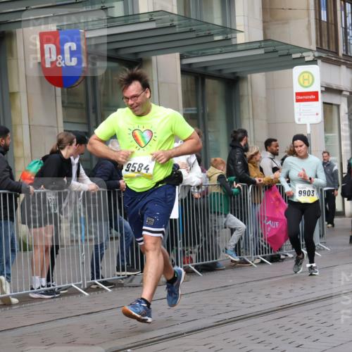 05.10.2025 - 20. swb-Marathon Bremen Strokosch-Dieckow http://msf.ph/oto/9247603 05.10.2025 10:52:10 Ziel 8888, 9172, 9209, 9439, 9517, 9584, 9903, 9955, 9987, 10241, 10327, 10388, 10507, 10548, 10608, 10719, 10927, 11128, 11283, 11387, 11413, 11491, 11528, 11665, 8888, 9172, 9209, 9439, 9517, 9584, 9903, 9955, 9987, 10241, 10327, 10388, 10507, 10548, 10608, 10719, 10927, 11128, 11283, 11387, 11413, 11491, 11528, 11665 meine-sportfotos.de