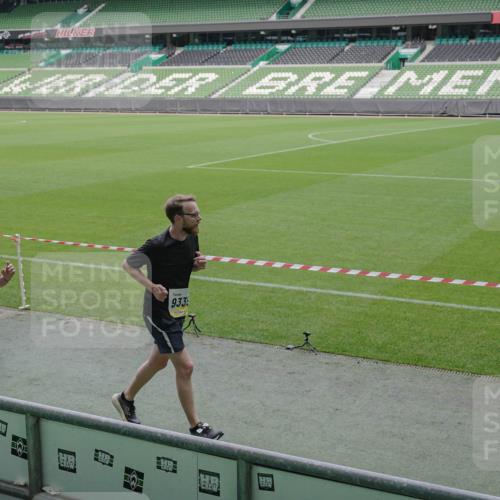 05.10.2025 - 20. swb-Marathon Bremen Michael Burmester http://msf.ph/oto/9247620 05.10.2025 10:38:46 Laufen im Stadion 7788, 8123, 8574, 9182, 9184, 9210, 9229, 9235, 9269, 9300, 9322, 9324, 9331, 9335, 9379, 9394, 9398, 9409, 9432, 9498, 9647, 9660, 9684, 9707, 9750, 9752, 9771, 9782, 9813, 9846, 9890, 9915, 9927, 9940, 9978, 9998, 10033, 10106, 10130, 10142, 10167, 10205, 10213, 10278, 10297, 10404, 10405, 10437, 10439, 10446, 10478, 10483, 10511, 10529, 10530, 10551, 10595, 10598, 10623, 10678, 10734, 10803, 10804, 10825, 10853, 9189, 9468, 9486, 9813, 9858, 10056, 10098 meine-sportfotos.de