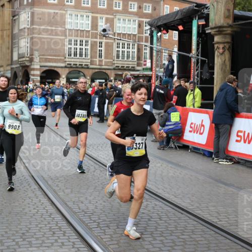 05.10.2025 - 20. swb-Marathon Bremen Yannick Fuchs http://msf.ph/oto/9247715 05.10.2025 10:52:37 Ziel 8888, 9172, 9903, 10241, 10327, 10388, 10507, 10608, 11283, 11387, 11413, 11528 meine-sportfotos.de