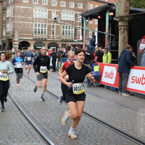 05.10.2025 - 20. swb-Marathon Bremen Yannick Fuchs http://msf.ph/oto/9247724 05.10.2025 10:52:37 Ziel 8888, 9172, 9903, 10241, 10327, 10388, 10507, 10608, 11283, 11387, 11413, 11528 meine-sportfotos.de