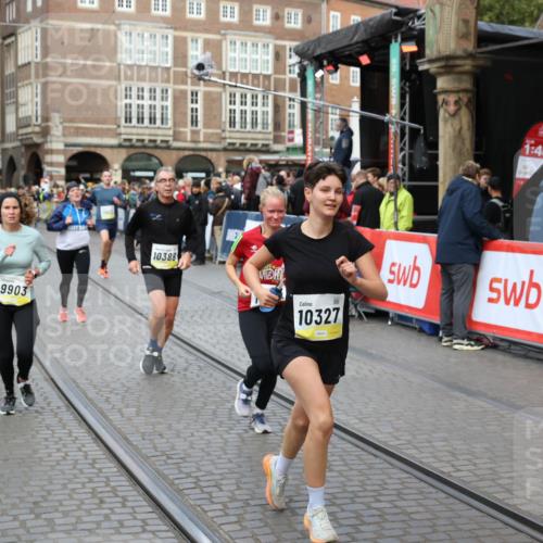 05.10.2025 - 20. swb-Marathon Bremen Yannick Fuchs http://msf.ph/oto/9247746 05.10.2025 10:52:37 Ziel 8888, 9172, 9903, 10241, 10327, 10388, 10507, 10608, 11283, 11387, 11413, 11528 meine-sportfotos.de