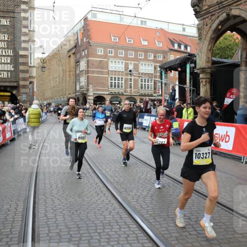 05.10.2025 - 20. swb-Marathon Bremen Yannick Fuchs http://msf.ph/oto/9247761 05.10.2025 10:52:37 Ziel 8888, 9172, 9903, 10241, 10327, 10388, 10507, 10608, 11283, 11387, 11413, 11528 meine-sportfotos.de
