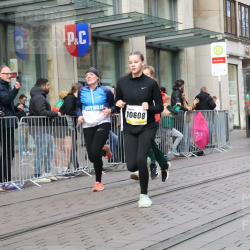 05.10.2025 - 20. swb-Marathon Bremen Strokosch-Dieckow http://msf.ph/oto/9247765 05.10.2025 10:52:17 Ziel 8888, 9172, 9209, 9214, 9439, 9501, 9517, 9581, 9903, 10241, 10308, 10309, 10327, 10388, 10548, 10608, 10833, 10997, 11012, 11283, 11382, 11387, 11413, 11417, 11528, 11587, 8888, 9172, 9209, 9214, 9439, 9501, 9517, 9581, 9903, 10241, 10308, 10309, 10327, 10388, 10548, 10608, 10833, 10997, 11012, 11283, 11382, 11387, 11413, 11417, 11528, 11587 meine-sportfotos.de