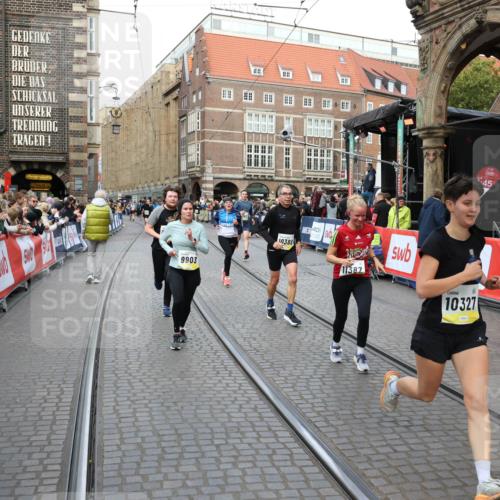 05.10.2025 - 20. swb-Marathon Bremen Yannick Fuchs http://msf.ph/oto/9247779 05.10.2025 10:52:37 Ziel 8888, 9172, 9903, 10241, 10327, 10388, 10507, 10608, 11283, 11387, 11413, 11528 meine-sportfotos.de