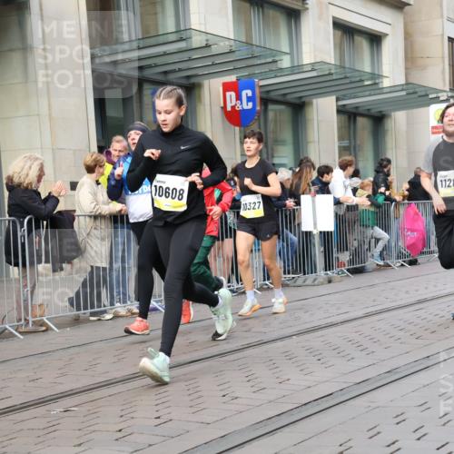 05.10.2025 - 20. swb-Marathon Bremen Strokosch-Dieckow http://msf.ph/oto/9247790 05.10.2025 10:52:17 Ziel 8888, 9172, 9209, 9214, 9439, 9501, 9517, 9581, 9903, 10241, 10308, 10309, 10327, 10388, 10548, 10608, 10833, 10997, 11012, 11283, 11382, 11387, 11413, 11417, 11528, 11587, 8888, 9172, 9209, 9214, 9439, 9501, 9517, 9581, 9903, 10241, 10308, 10309, 10327, 10388, 10548, 10608, 10833, 10997, 11012, 11283, 11382, 11387, 11413, 11417, 11528, 11587 meine-sportfotos.de