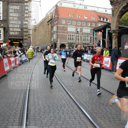 05.10.2025 - 20. swb-Marathon Bremen Yannick Fuchs http://msf.ph/oto/9247795 05.10.2025 10:52:37 Ziel 8888, 9172, 9903, 10241, 10327, 10388, 10507, 10608, 11283, 11387, 11413, 11528 meine-sportfotos.de