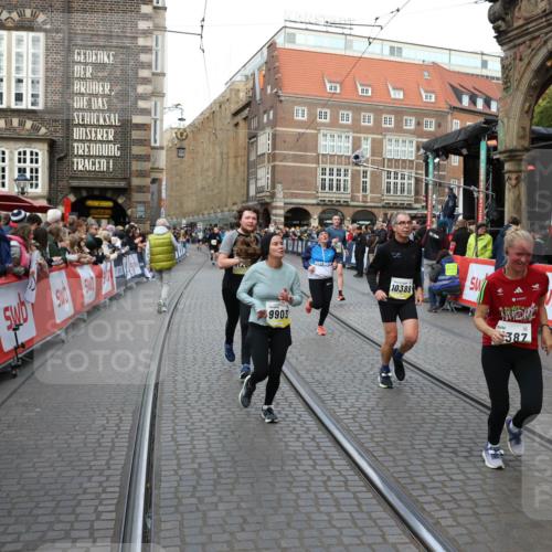05.10.2025 - 20. swb-Marathon Bremen Yannick Fuchs http://msf.ph/oto/9247816 05.10.2025 10:52:38 Ziel 8888, 9172, 9903, 10241, 10327, 10388, 10608, 11283, 11387, 11413, 11528 meine-sportfotos.de