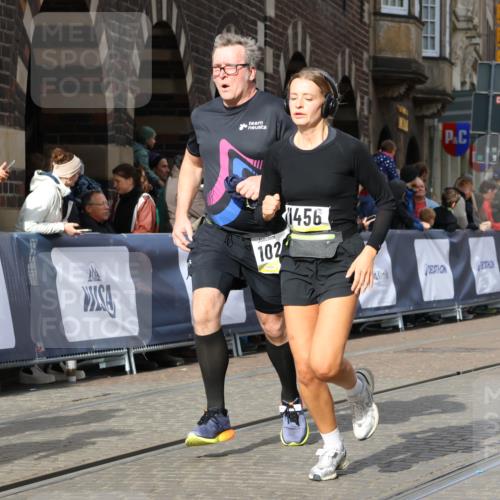 05.10.2025 - 20. swb-Marathon Bremen Strokosch-Dieckow http://msf.ph/oto/9247823 05.10.2025 10:59:38 Ziel 9473, 9609, 9991, 10209, 10420, 10760, 11267, 11456, 11720 meine-sportfotos.de
