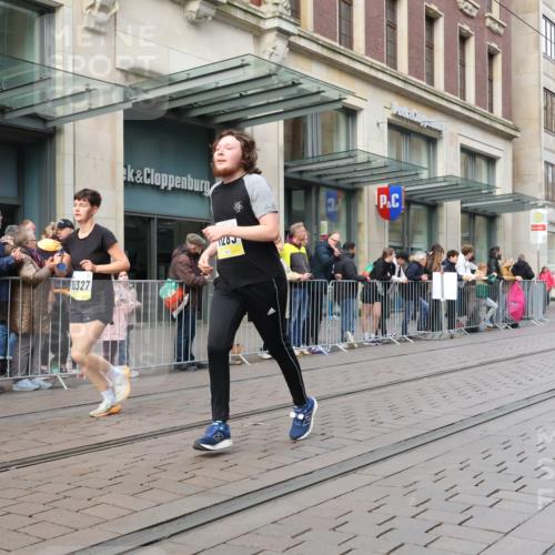 05.10.2025 - 20. swb-Marathon Bremen Strokosch-Dieckow http://msf.ph/oto/9247853 05.10.2025 10:52:19 Ziel 8888, 9209, 9214, 9284, 9439, 9501, 9517, 9581, 9830, 9903, 9985, 10241, 10308, 10309, 10327, 10388, 10514, 10548, 10608, 10833, 10997, 11012, 11283, 11382, 11387, 11413, 11417, 11587, 8888, 9209, 9214, 9284, 9439, 9501, 9517, 9581, 9830, 9903, 9985, 10241, 10308, 10309, 10327, 10388, 10514, 10548, 10608, 10833, 10997, 11012, 11283, 11382, 11387, 11413, 11417, 11587 meine-sportfotos.de
