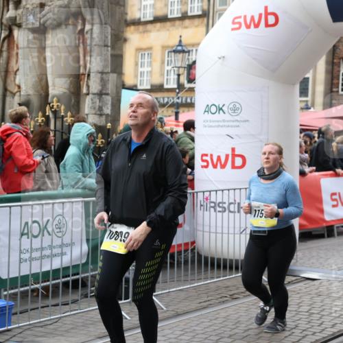 05.10.2025 - 20. swb-Marathon Bremen Yannick Fuchs http://msf.ph/oto/9247859 05.10.2025 11:12:31 Ziel 9373, 9374, 10622, 10899, 11085, 11535 meine-sportfotos.de