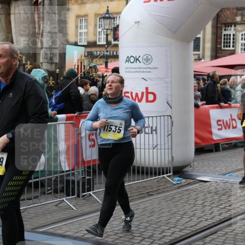 05.10.2025 - 20. swb-Marathon Bremen Yannick Fuchs http://msf.ph/oto/9247900 05.10.2025 11:12:31 Ziel 9373, 9374, 10622, 10899, 11085, 11535 meine-sportfotos.de