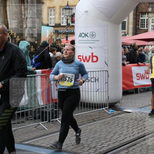 05.10.2025 - 20. swb-Marathon Bremen Yannick Fuchs http://msf.ph/oto/9247915 05.10.2025 11:12:31 Ziel 9373, 9374, 10622, 10899, 11085, 11535 meine-sportfotos.de