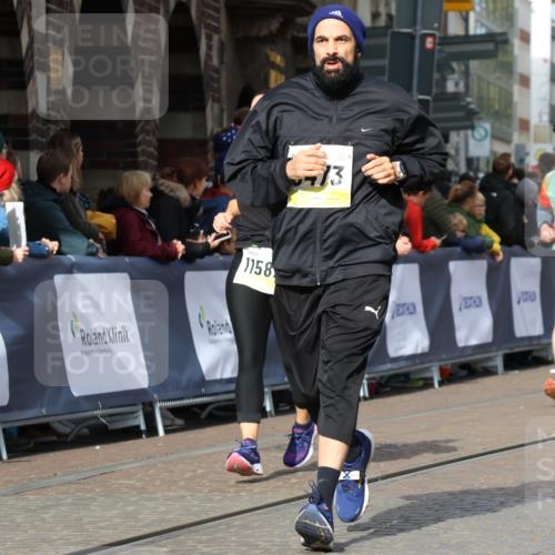 05.10.2025 - 20. swb-Marathon Bremen Strokosch-Dieckow http://msf.ph/oto/9248009 05.10.2025 10:59:45 Ziel 9378, 9473, 9673, 10420, 11582, 11720 meine-sportfotos.de