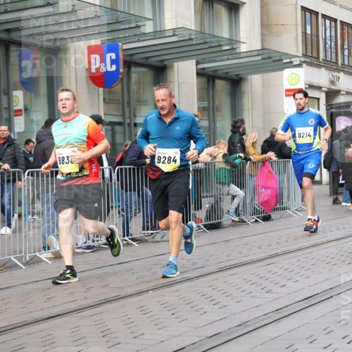 05.10.2025 - 20. swb-Marathon Bremen Strokosch-Dieckow http://msf.ph/oto/9248053 05.10.2025 10:52:31 Ziel 9187, 9209, 9214, 9284, 9501, 9517, 9581, 9650, 9830, 9918, 9985, 10064, 10308, 10309, 10514, 10539, 10779, 10833, 10955, 10997, 11012, 11259, 11382, 11398, 11411, 11417, 11450, 11587, 11722, 9187, 9209, 9214, 9284, 9501, 9517, 9581, 9650, 9830, 9918, 9985, 10064, 10308, 10309, 10514, 10539, 10779, 10833, 10955, 10997, 11012, 11382, 11398, 11417, 11450, 11587, 11722 meine-sportfotos.de