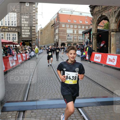 05.10.2025 - 20. swb-Marathon Bremen Yannick Fuchs http://msf.ph/oto/9248094 05.10.2025 10:52:43 Ziel 8888, 9209, 9439, 9903, 10327, 10388, 10548, 10608, 11283, 11387, 11413 meine-sportfotos.de