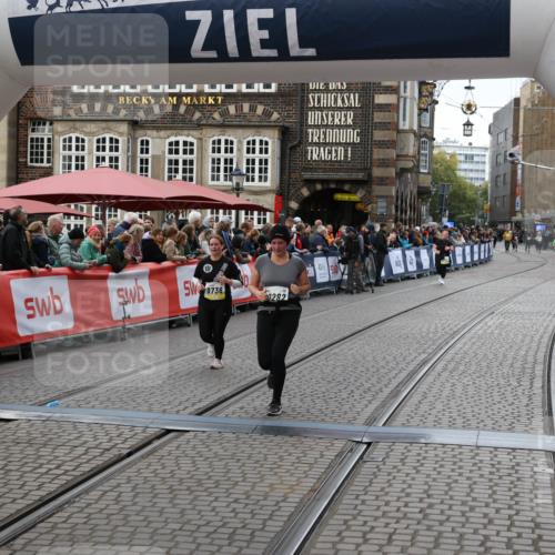 05.10.2025 - 20. swb-Marathon Bremen Yannick Fuchs http://msf.ph/oto/9248099 05.10.2025 11:12:37 Ziel 9736, 10282 meine-sportfotos.de