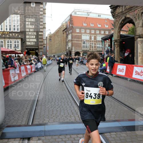 05.10.2025 - 20. swb-Marathon Bremen Yannick Fuchs http://msf.ph/oto/9248105 05.10.2025 10:52:43 Ziel 8888, 9209, 9439, 9903, 10327, 10388, 10548, 10608, 11283, 11387, 11413 meine-sportfotos.de