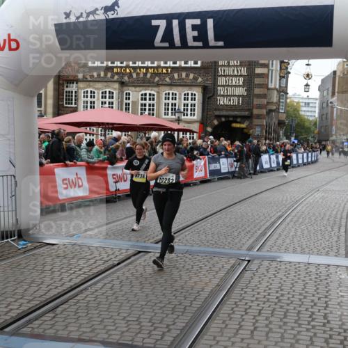 05.10.2025 - 20. swb-Marathon Bremen Yannick Fuchs http://msf.ph/oto/9248144 05.10.2025 11:12:37 Ziel 9736, 10282 meine-sportfotos.de