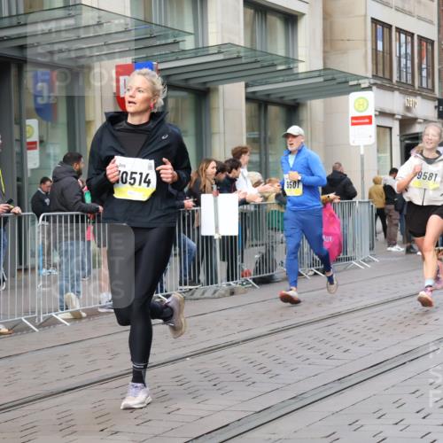 05.10.2025 - 20. swb-Marathon Bremen Strokosch-Dieckow http://msf.ph/oto/9248145 05.10.2025 10:52:34 Ziel 9187, 9214, 9284, 9501, 9517, 9581, 9650, 9830, 9918, 9985, 10064, 10128, 10308, 10309, 10514, 10539, 10779, 10833, 10955, 10997, 11012, 11259, 11382, 11398, 11411, 11417, 11450, 11587, 11722, 9187, 9214, 9284, 9501, 9517, 9581, 9650, 9830, 9918, 9985, 10064, 10128, 10308, 10309, 10514, 10539, 10779, 10833, 10955, 10997, 11012, 11382, 11398, 11417, 11450, 11587, 11722 meine-sportfotos.de