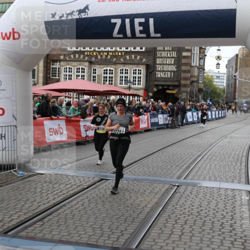 05.10.2025 - 20. swb-Marathon Bremen Yannick Fuchs http://msf.ph/oto/9248152 05.10.2025 11:12:37 Ziel 9736, 10282 meine-sportfotos.de