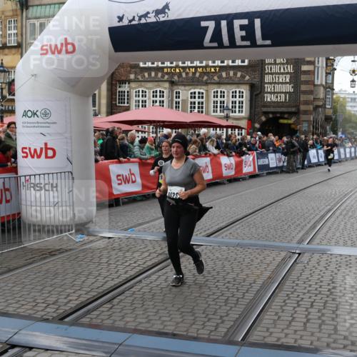 05.10.2025 - 20. swb-Marathon Bremen Yannick Fuchs http://msf.ph/oto/9248171 05.10.2025 11:12:38 Ziel 9736, 10282 meine-sportfotos.de