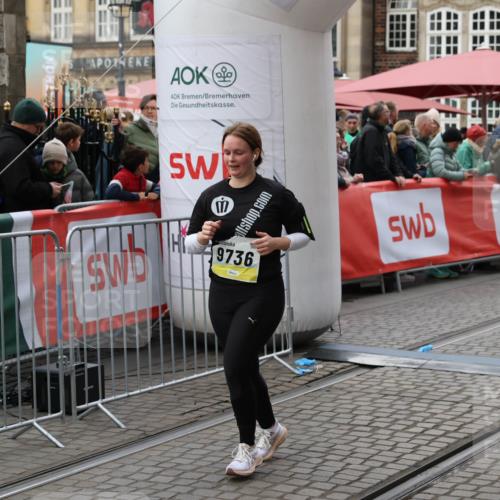 05.10.2025 - 20. swb-Marathon Bremen Yannick Fuchs http://msf.ph/oto/9248216 05.10.2025 11:12:40 Ziel 9736, 10282 meine-sportfotos.de